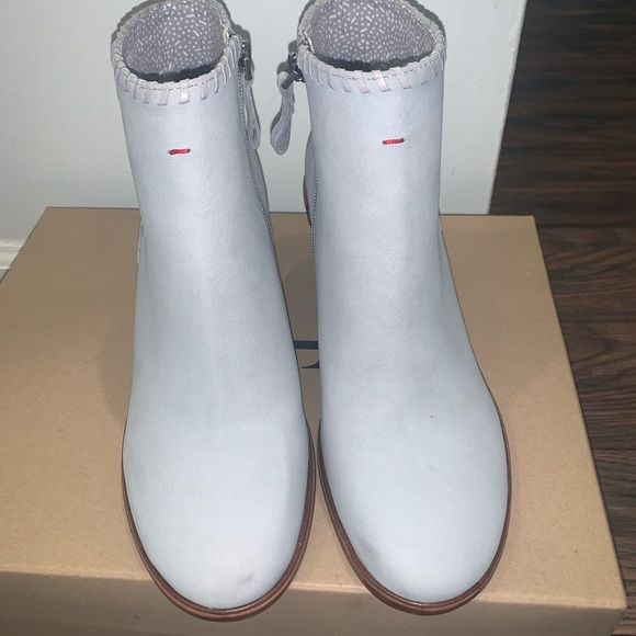 Ellen DeGeneres Leather Ankle Boots Susumu Gravel Gray Size 8 - Picture 1 of 13